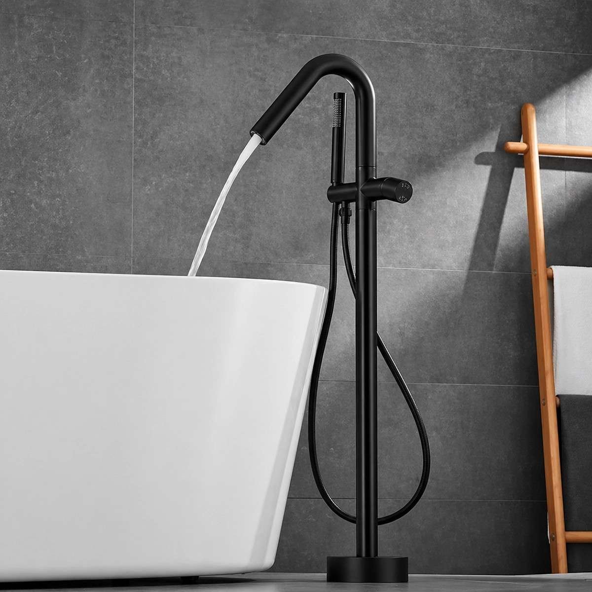 Mitigeur baignoire îlot au sol noir mat Bracchi