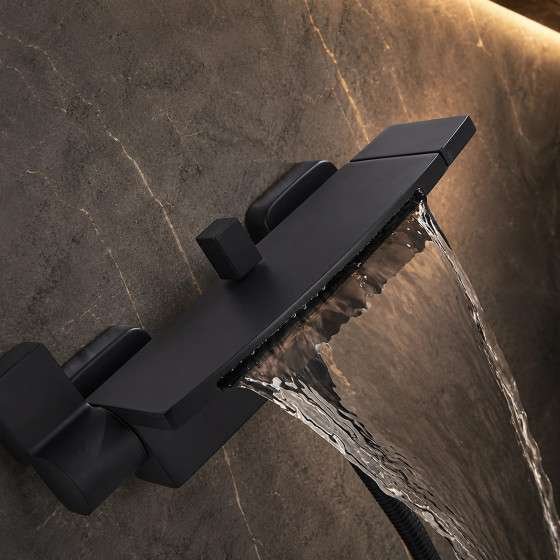 Mitigeur de bain mural Xilor noir mat – Cascade 18 cm