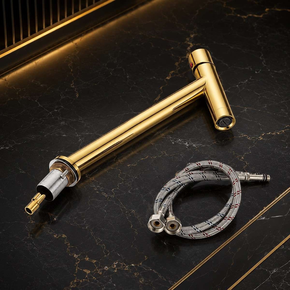 Mitigeur lavabo surélevé Cross doré | Design incliné luxe