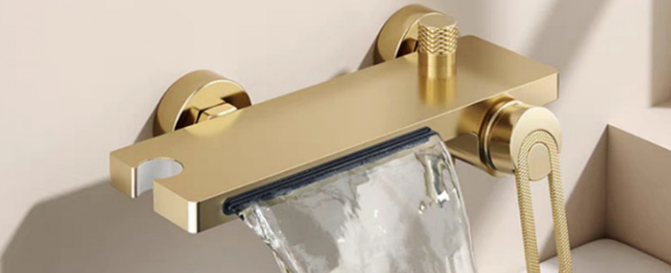 Mitigeur de bain mural doré, Lüda - lasalledebain-de-cecile.fr
